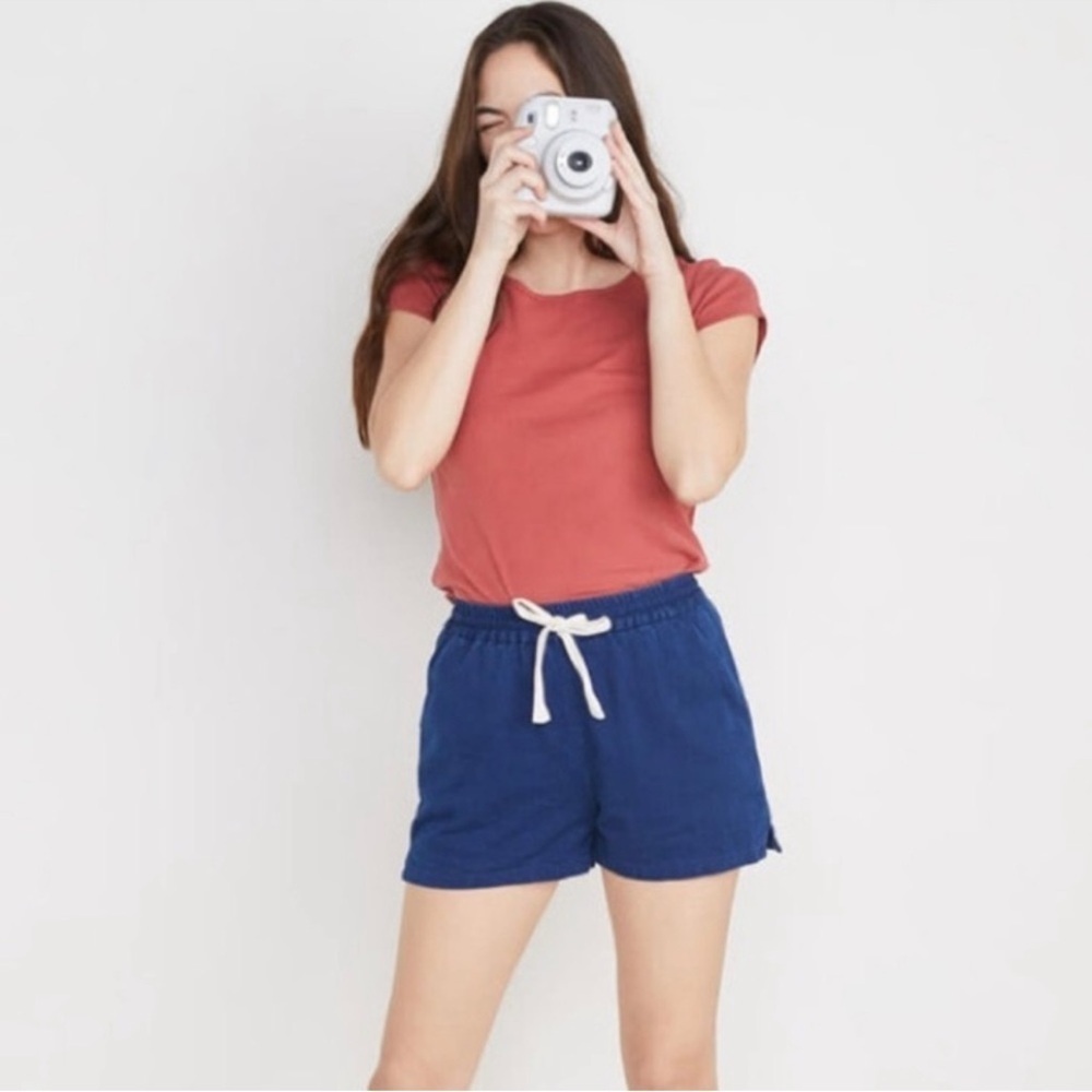 Marine Layer - Cipes Beach High Rise Cotton Shorts in Indigo Blue - Small